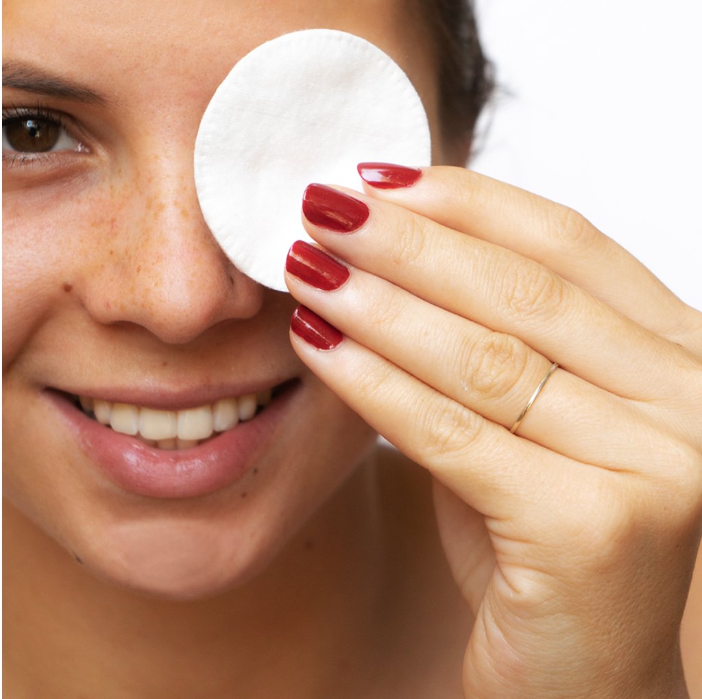 Perfecting micellar gel cleanser with australian pink, organic linseed oil and thermal water. 100 ml